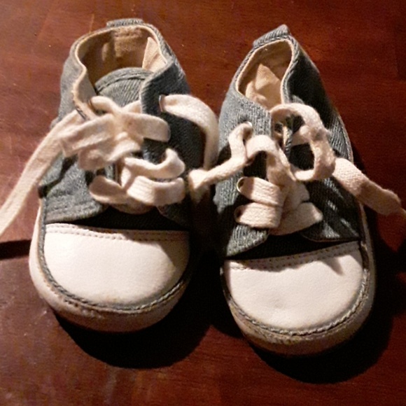 unidentified Other - Soft sole shoes.